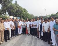 नोएडा में सरदार वल्लभभाई पटेल की 150वीं जयंती पर रन फॉर यूनिटी में दौड़े लोग