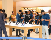 iPhone 17 की रिकॉर्डतोड़ बिक्री से Apple का मार्केट कैप 4 ट्रिलियन डॉलर के करीब