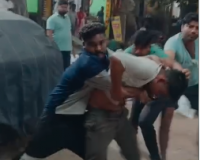 गाजियाबाद में सम्राट चौक पर दो पक्षों में मारपीट, वीडियो वायरल