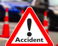 मीरजापुर में खेल प्रतियोगिता से पहले हादसा, छात्राओं से भरी ऑटो गैस टैंकर से टकराई, चार गंभीर वाराणसी रेफर