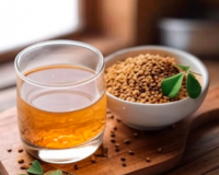 मेथी का पानी: आयुर्वेद का अमृत जो पाचन, डायबिटीज़, हार्मोन और दिल की सेहत सुधारता है