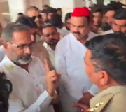 मुजफ्फरनगर में समाजवादी पार्टी की चौपाल को पुलिस ने रोका, राष्ट्रीय प्रवक्ता राजकुमार भाटी और पुलिस के बीच हुई तीखी नोकझोंक