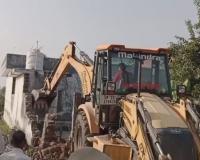 टांडा-बाजपुर मार्ग से हटे अंतिम दो अवैध निर्माण, डीएम और एसपी की सख्ती से प्रशासन ने लिया बड़ा कदम