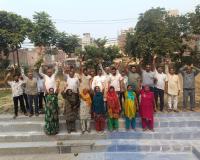 गाज़ियाबाद में असामाजिक तत्वों ने तोड़ा छठ घाट, नाराज लोगों ने पुलिस प्रशासन के खिलाफ किया प्रदर्शन