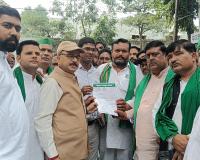 मुजफ्फरनगर में स्मार्ट मीटर के विरोध में किसानों का प्रदर्शन, गन्ने का भाव ₹500 प्रति क्विंटल करने की मांग