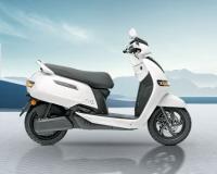 TVS iQube 2.2 kWh: सिर्फ ₹5000 में घर लाएं शानदार Electric Scooter, जानिए कीमत, रेंज और EMI प्लान