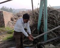 मुजफ्फरनगर में प्रदूषण पर बड़ी कार्रवाई: प्रतिबंधित ईंधन से चल रहे छह कोल्हू सील, संचालकों पर 5-5 हज़ार का पर्यावरणीय जुर्माना