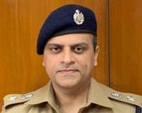 सहारनपुर में एसएसपी ने कार्य में लापरवाही पर दो कंप्यूटर ऑपरेटर कांस्टेबल को लाइन हाजिर किया