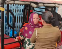 मुज़फ्फरनगर में बच्चा चोर महिला पकड़ी गई, पुलिस कर रही पूछताछ