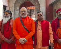 ग़ाज़ियाबाद: डासना देवी मंदिर के महामंडलेश्वर नरसिंहानंद के विवादित बयान से सियासी हलचल