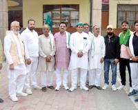 शामली: भारतीय किसान यूनियन ने डीएम को सौंपा ज्ञापन, किसानों की समस्याओं के समाधान की लगाई मांग