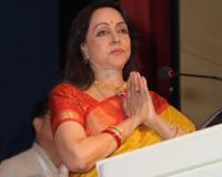 'ये गैर जिम्मेदाराना और माफी के लायक नहीं' — धर्मेंद्र के निधन की झूठी खबरों पर भड़कीं हेमा मालिनी