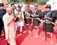 कोई भी पात्र जनजातीय परिवार सरकारी योजनाओं से वंचित नहीं रहेगा : मुख्यमंत्री योगी