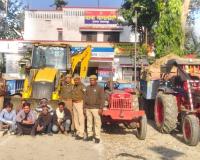 सहारनपुर में अवैध मिट्टी खनन: 6 आरोपी गिरफ्तार, 5 ट्रैक्टर-ट्रालियाँ व 1 जेसीबी जब्त