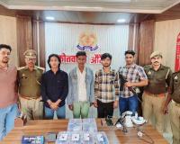 “औरैया में 12 घंटे में पुलिस ने मोबाइल लूट के तीन लुटेरों को गिरफ्तार, अवैध हथियार बरामद”