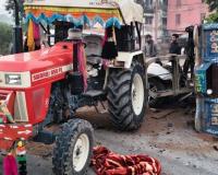 ग्वालियर में तेज रफ्तार फॉर्च्यूनर कार ट्रैक्टर-ट्रॉली से टकराई, पांच की मौत