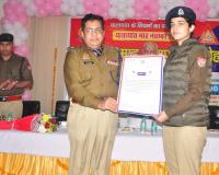 शामली में यातायात जागरूकता माह का समापन, पुलिस ने छात्रों और स्वयंसेवकों को किया सम्मानित