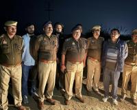 “हाथरस में पुलिस-आसिफ मुठभेड़! 25 हजार के इनामी बदमाश गिरफ्तार, अवैध तमंचे बरामद”