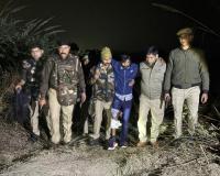 इटावा में पुलिस मुठभेड़ में हिस्ट्रीशीटर बदमाश घायल, तमंचा-कारतूस और चोरी का सामान बरामद