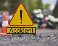 बिजनौर में दर्दनाक सड़क हादसा: निराश्रित पशु को बचाते-बचाते खाई में गिरी कार, एक की मौत दो घायल