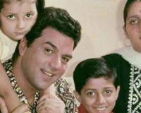 धर्मेंद्र की बेटी 'डॉली' ने अमेरिका में ऐसे बढ़ाया पिता का मान, बॉलीवुड की चकाचौंध से दूर जीती हैं सादा जीवन