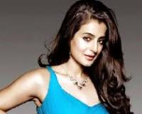  स्टार अमीषा पटेल को मुरादाबाद कोर्ट ने चेक बाउंस मामले में 9 जनवरी 2026 को पेश होने का आदेश दिया