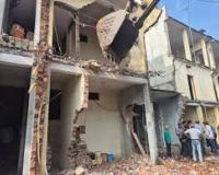 इंदौर में चला बुलडोजर! सड़क निर्माण के लिए 140 मकान जमींदोज — महिलाओं की आंखों में आंसू