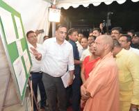 मुख्यमंत्री योगी ने गोरखपुर में सड़क चौड़ीकरण कार्य का निरीक्षण किया, अधिकारियों को दिए आवश्यक निर्देश