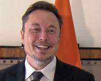 एलन मस्क को 1 ट्रिलियन डॉलर का ऐतिहासिक वेतन पैकेज, रोबोट के साथ डांस कर मनाया जश्न