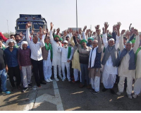 मेरठ: हजारों किसान भुनी टोल से सोरम सर्वखाप पंचायत में शामिल हुए, तीन दिन का डेरा