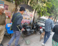 मेरठ कचहरी परिसर में डॉग स्क्वायड और एएस चेक टीम ने सुरक्षा व्यवस्था का निरीक्षण किया