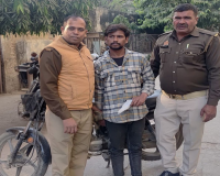 मेरठ में थाना टीपीनगर पुलिस ने चोरी की बाइक और अवैध तमंचा सहित युवक को किया गिरफ्तार