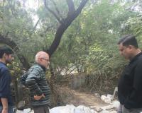 नोएडा प्राधिकरण ने एपीएमएल पर कचरा जलाने का उल्लंघन करने पर 1 लाख रुपए का जुर्माना लगाया