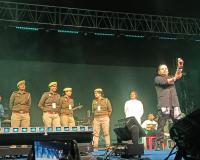 मुज़फ्फरनगर में शुकतीर्थ में सुरों की गंगा बही: कैलाश खेर की भक्ति संगीत संध्या, भक्तिमय हुई तीर्थ नगरी