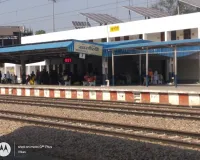 खतौली स्टेशन पर लापरवाही का नतीजा: टूटी बैरिकेटिंग से नीचे उतरी किशोरी, मालगाड़ी ने रौंदा; परिजनों में कोहराम