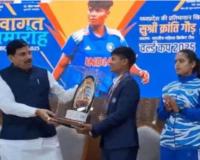 मध्य प्रदेश की बेटी क्रांति गौड़ का मुख्यमंत्री से खास सम्मान, छतरपुर में बनने जा रहा नया क्रिकेट स्टेडियम