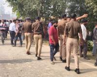 मुरादाबाद में बड़ा सड़क हादसा: ईंटों से भरी ट्रैक्टर-ट्रॉली ई-रिक्शा पर पलटी, दो की मौत दो गंभीर