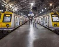 मुंबई AC लोकल में हाई-टेक धोखाधड़ी का पर्दाफाश: इंजीनियर पति ने AI से बनाया जाली रेलवे पास