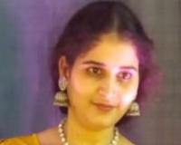 नोएडा में अमरोहा की युवती की हत्या: पोस्टमार्टम के बाद गांव पहुंचा शव, रोते-रोते बेसुध हुए परिजन