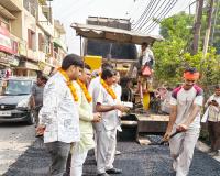 शामली में 1.25 करोड़ की लागत से सड़कों का निर्माण शुरू, चेयरमैन अरविंद संगल ने दी गुणवत्ता बरतने की चेतावनी