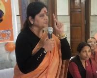 नारी सशक्तिकरण पर बबीता सिंह चौहान का फोकस, छात्राओं ने बेबाकी से रखी समस्याएं, आयोग ने दिए समाधान के निर्देश