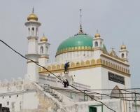 संभल जामा मस्जिद में एएसआई टीम से दुर्व्यवहार: इंतजामिया कमेटी पर गंभीर धाराओं में केस, निरीक्षण अधर में लटका