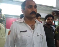 मुज़फ्फरनगर में रॉन्ग साइड कार चालक ने ट्रैफिक पुलिस के साथ की मारपीट, बच्ची की जिंदगी बची