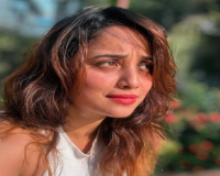 रानी चटर्जी ने खेसारी लाल यादव पर साधा निशाना, बोलीं – “क्या बकवास है ये पत्नी-बहन वाला बयान!”