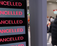 अमेरिका में शटडाउन का असर, 40 एयरपोर्ट पर 1,700 से ज्यादा उड़ानें रद्द, यात्रियों को देरी का सामना