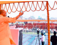 योगी आदित्यनाथ का मोतिहारी में कांग्रेस-आरजेडी पर हमला, विकास के लिए एनडीए सरकार जरूरी