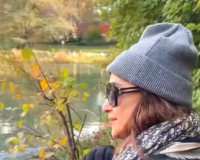 'बस एक पल': वादियों की खूबसूरती में खोईं माधुरी दीक्षित