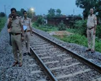 मेरठ रेलवे स्टेशन पर युवक की ट्रेन से दर्दनाक मौत, ईयरफोन लगाकर रेलवे ट्रैक पार कर रहा था 
