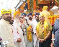  गुरु नानक देव जी महाराज के प्रकाश पर्व पर निकाला नगर कीर्तन,मुजफ्फरनगर में हर्षोल्लास से निकली यात्रा 