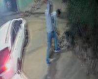 शामली में युवक पर हमले की घटना पास में लगे सीसीटीवी कैमरे में कैद, गंभीर हालत में युवक रेफर